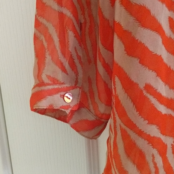 Orange and lace blouse. Size M-L. I Z Byer brand - Picture 6 of 9